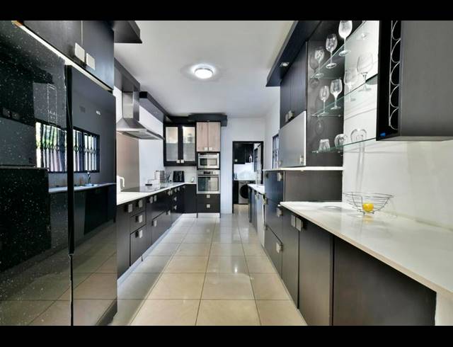 4 BEDROOM HOUSE FOR SALE IN KLEVEHILL PARK
